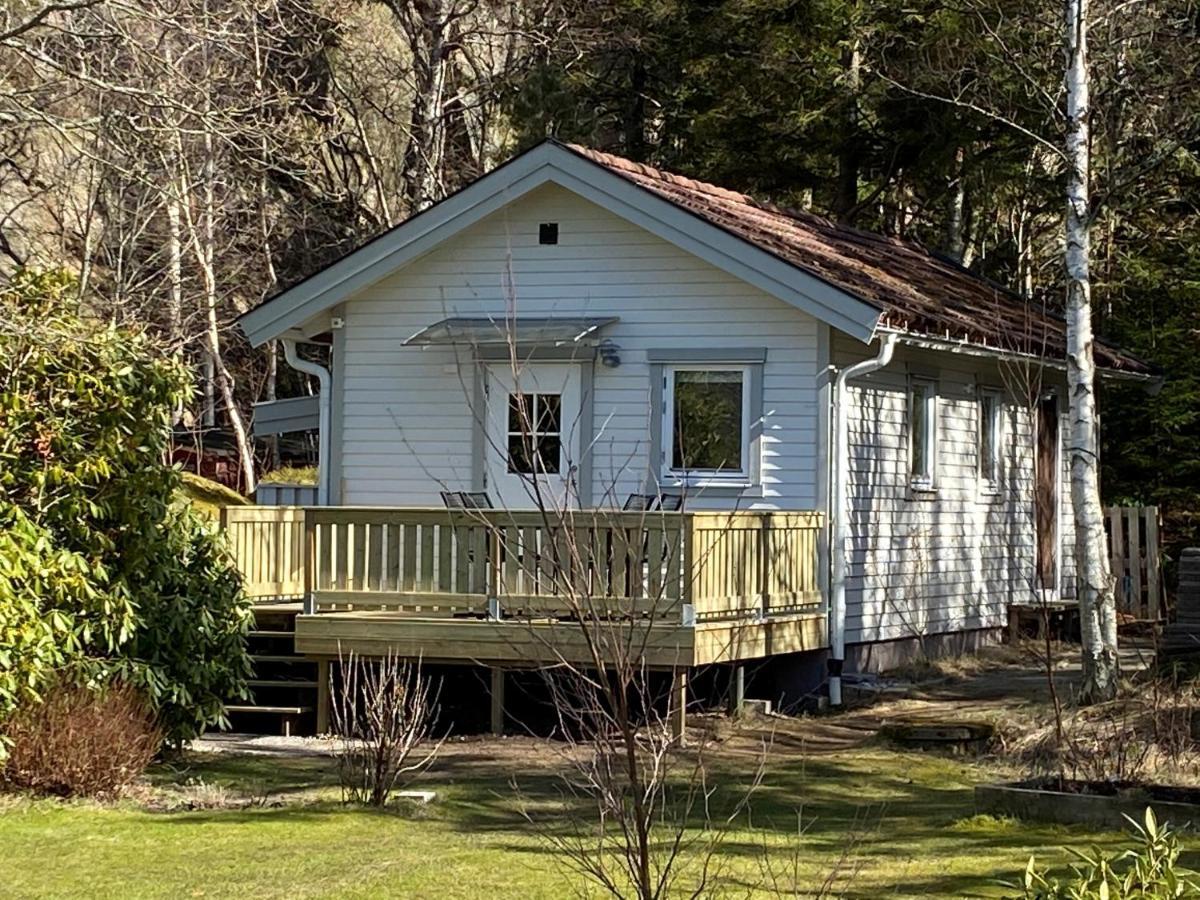 Stuga I Naturskoent Omrade Pa Vaestra Tjoern Saby ภายนอก รูปภาพ