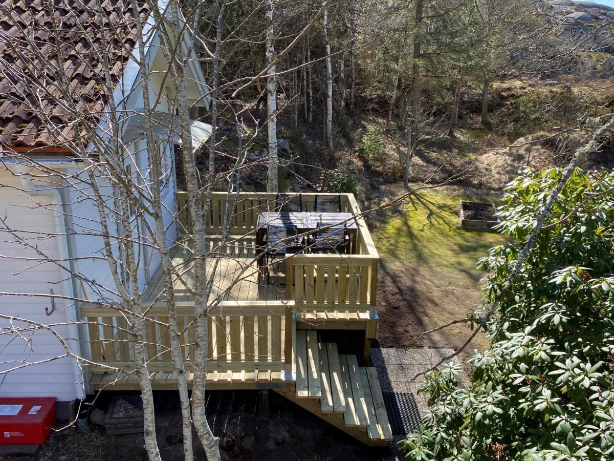 Stuga I Naturskoent Omrade Pa Vaestra Tjoern Saby ภายนอก รูปภาพ