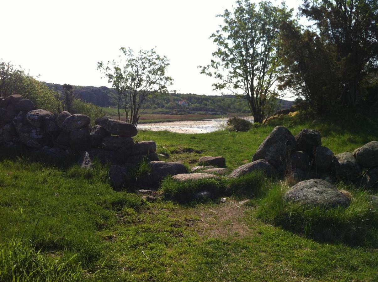 Stuga I Naturskoent Omrade Pa Vaestra Tjoern Saby ภายนอก รูปภาพ