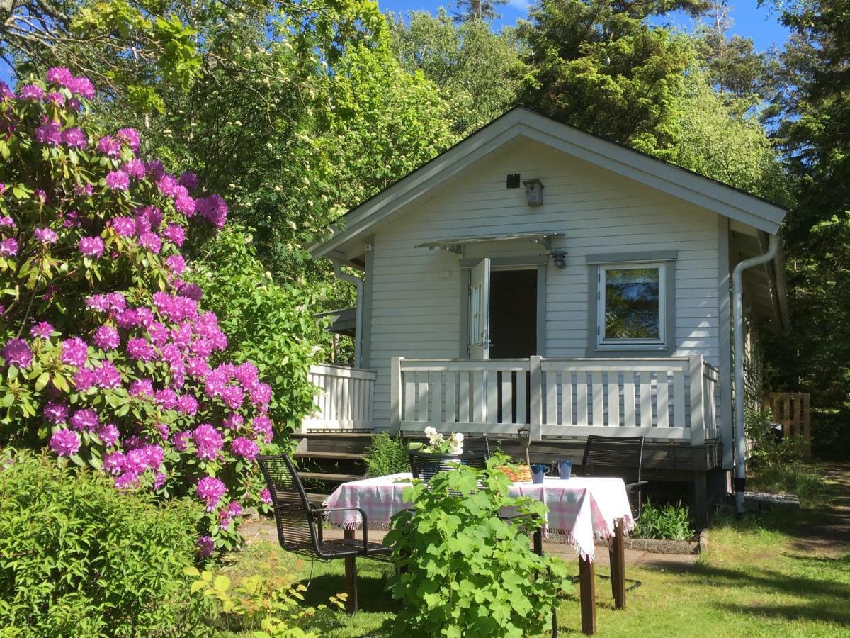 Stuga I Naturskoent Omrade Pa Vaestra Tjoern Saby ภายนอก รูปภาพ