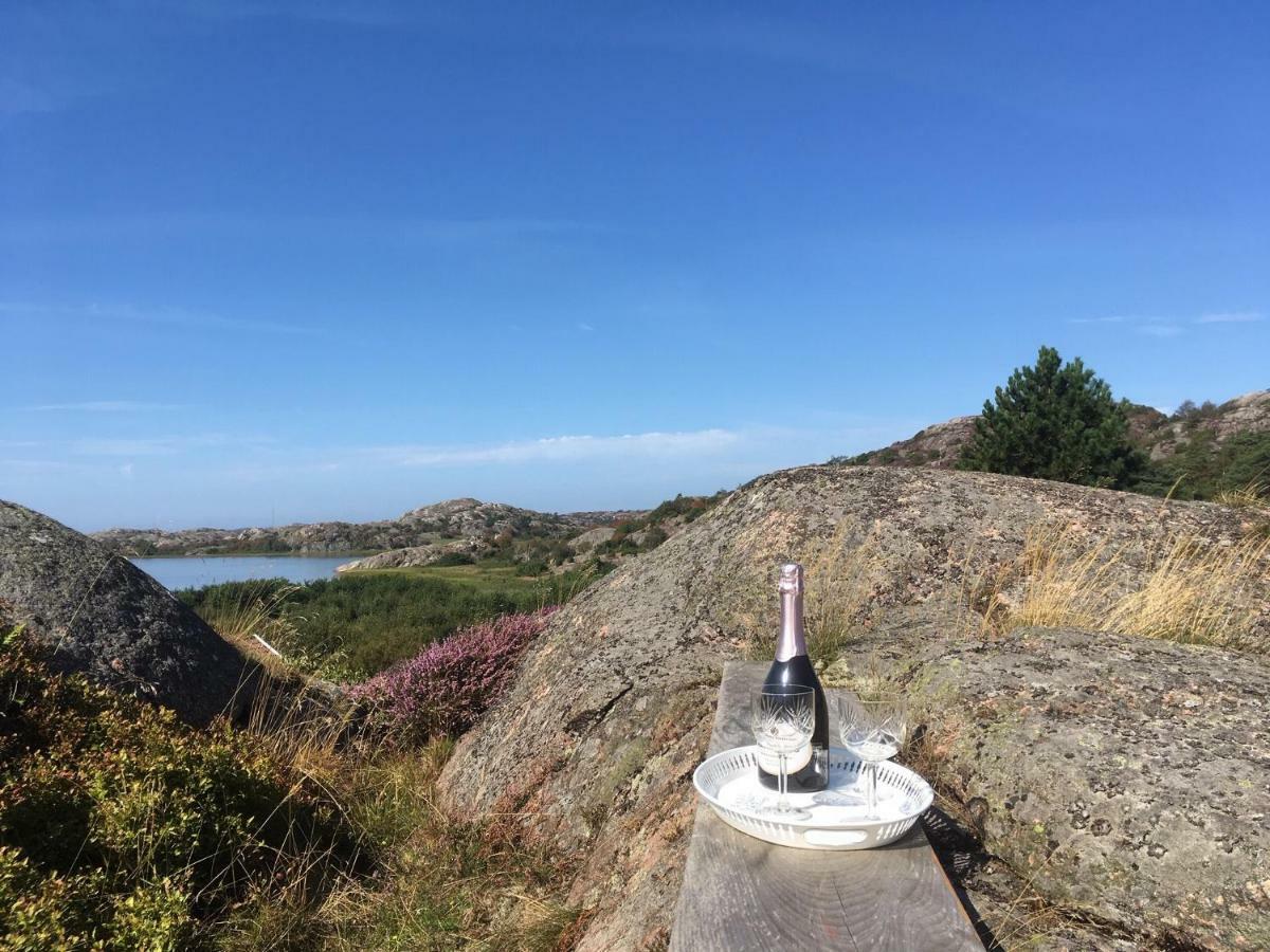 Stuga I Naturskoent Omrade Pa Vaestra Tjoern Saby ภายนอก รูปภาพ